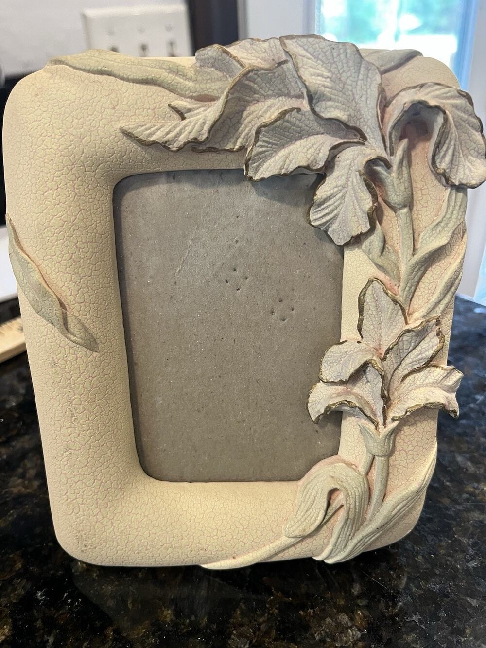 Title: Shabby Chic Floral Lily Picture Frame Ivory Trim Ornate 3 X 4 Resin
